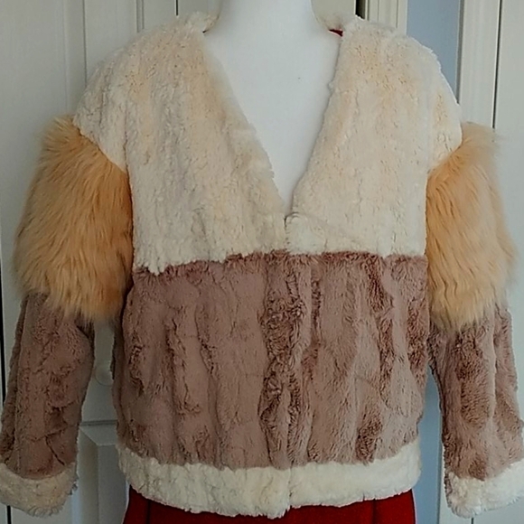 Nice Claup Jackets & Blazers - 🧥Fun faux fur vintage Jacket, M